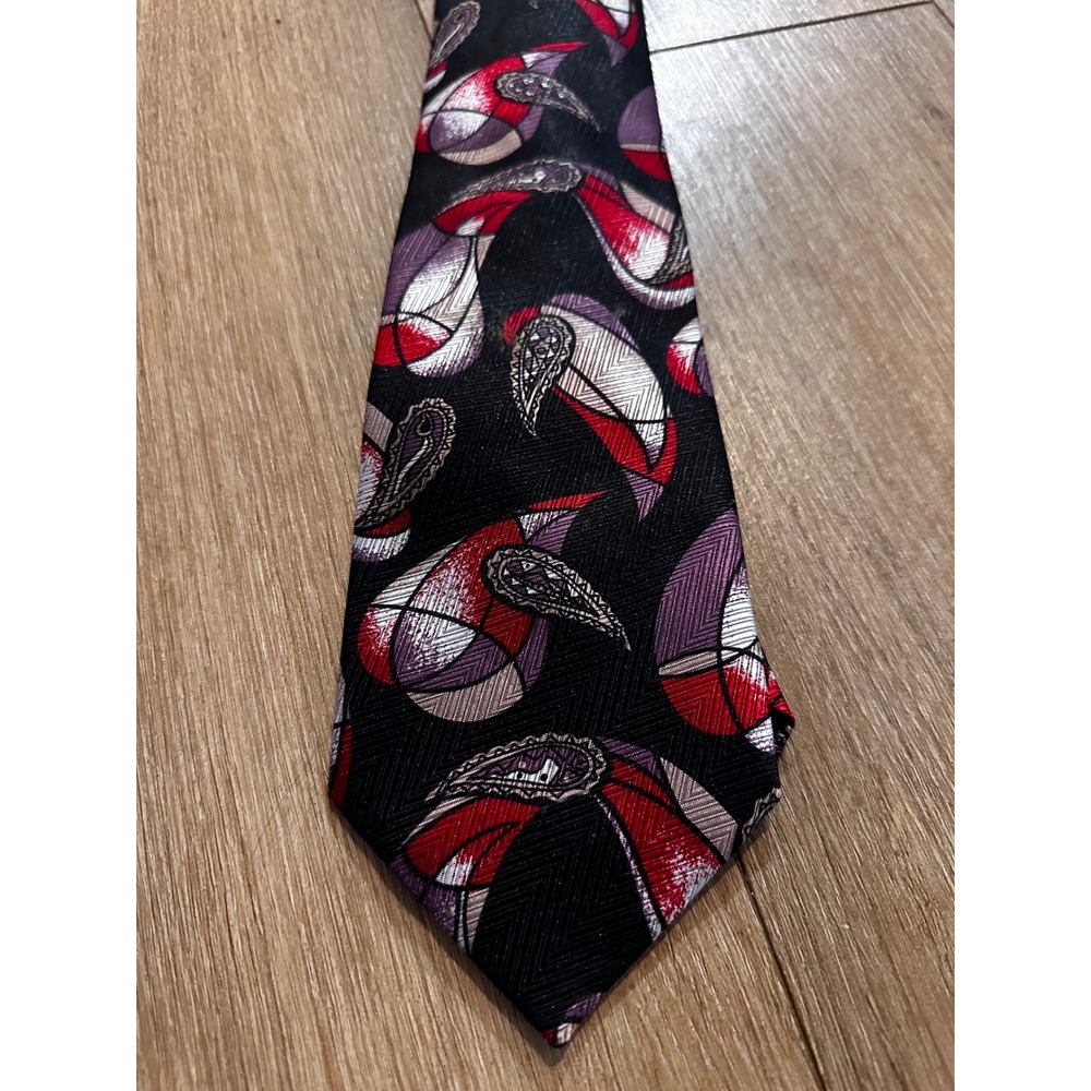 Wembley Mens Tie Red Purple Black Abstract Paisley Herringbone Made in USA 4in